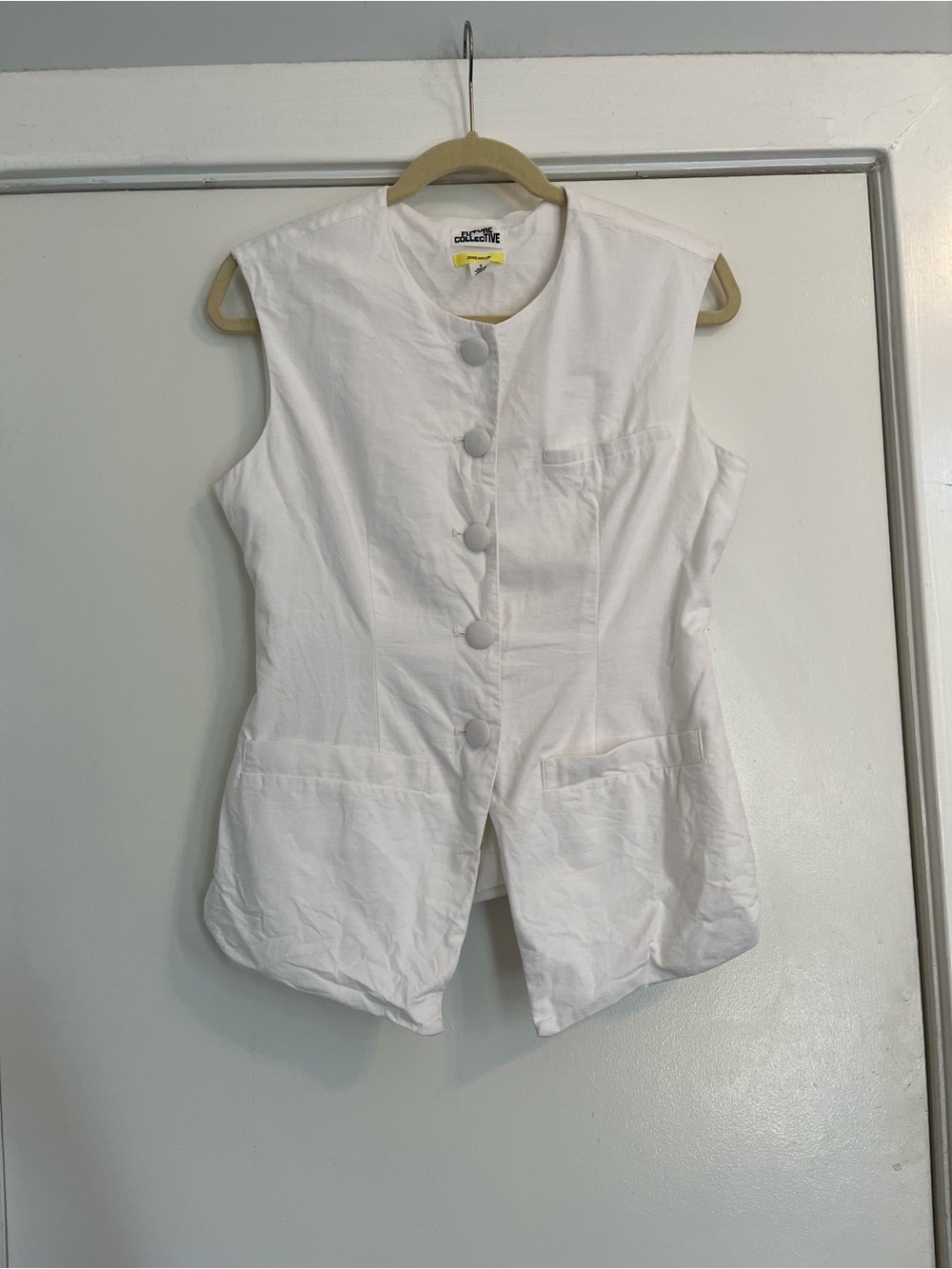 Future Collective White Sleeveless Button-Front Vest cotton blend women’s size 8
